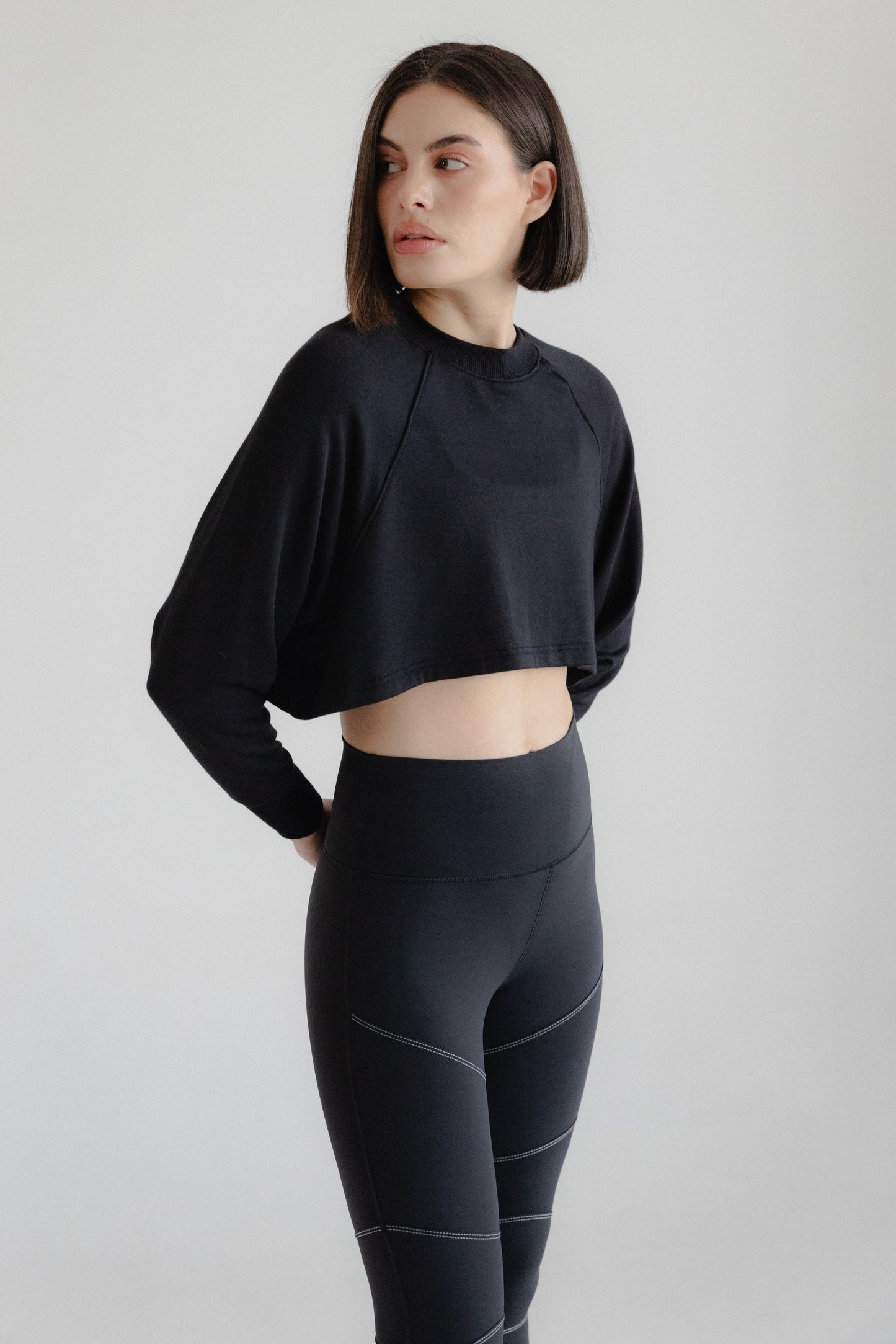 COMFY CROP SWEATSHIRT