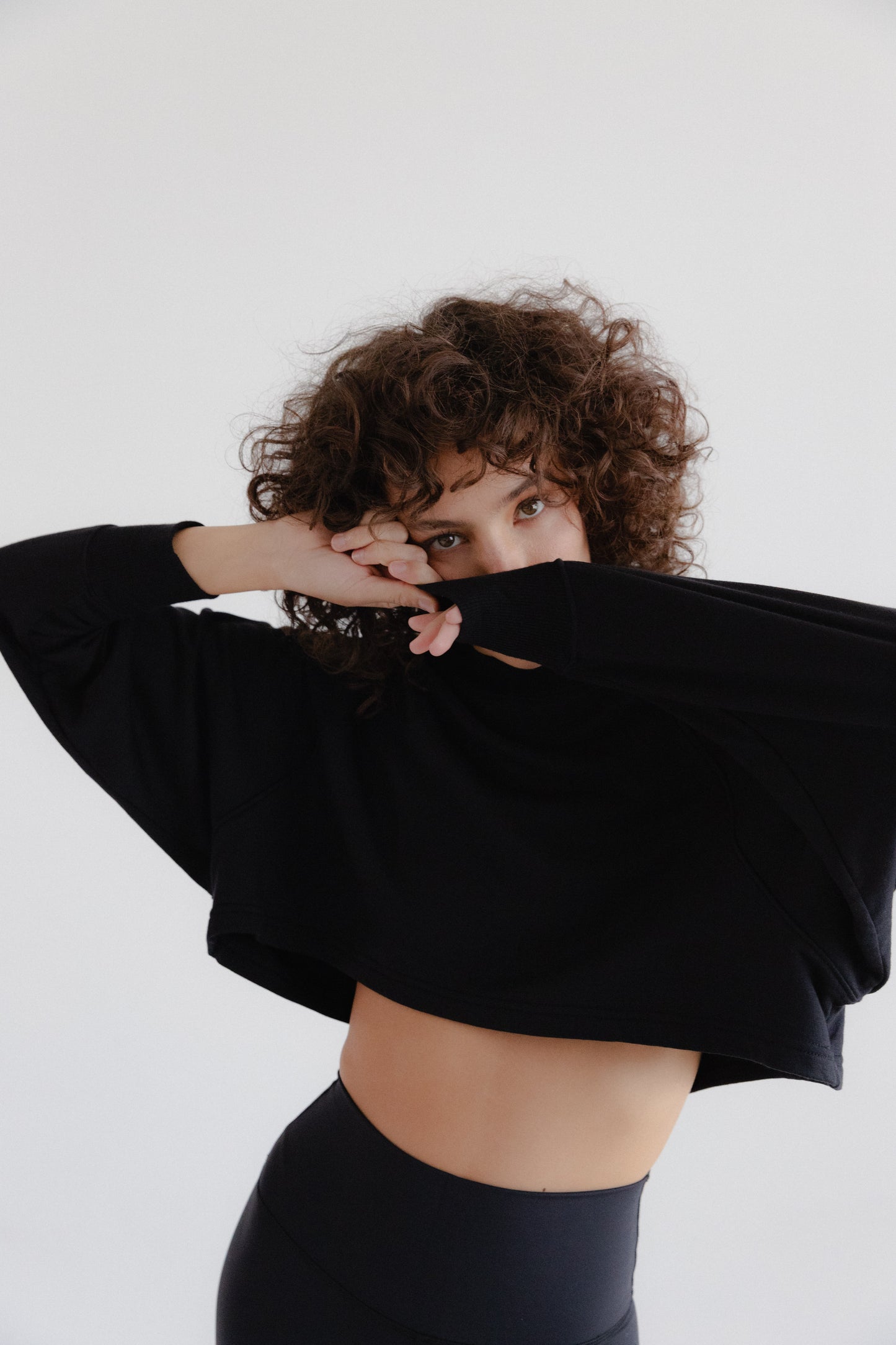 COMFY CROP SWEATSHIRT