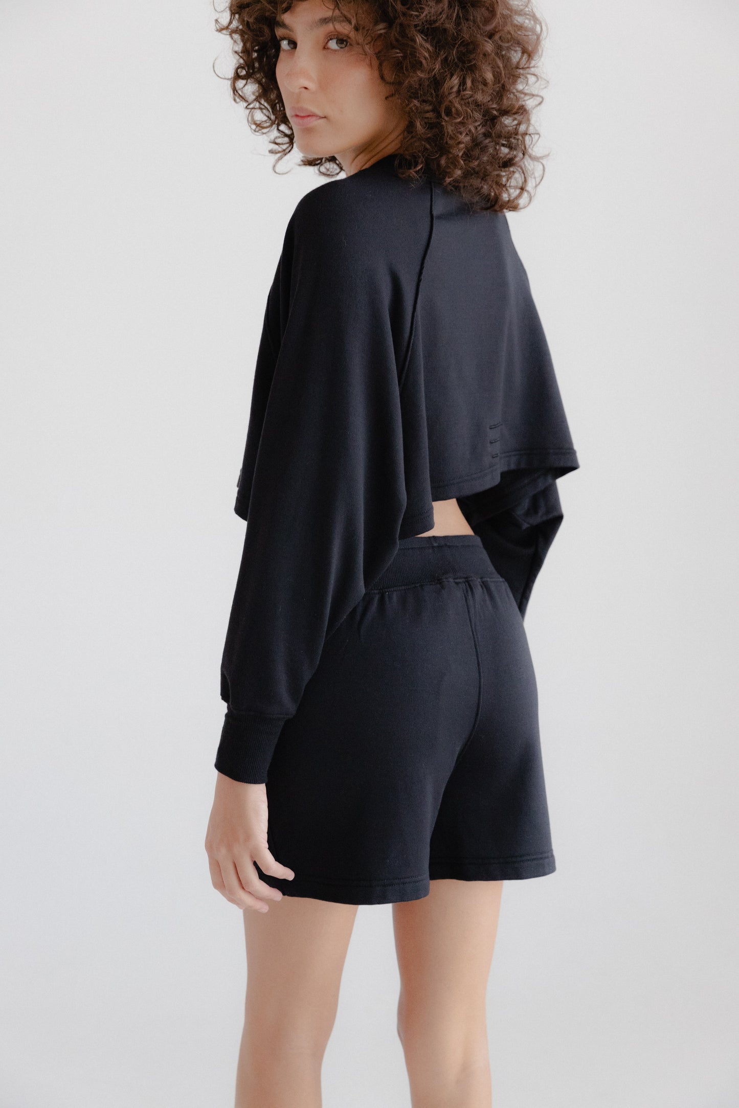 COMFY CROP SWEATSHIRT