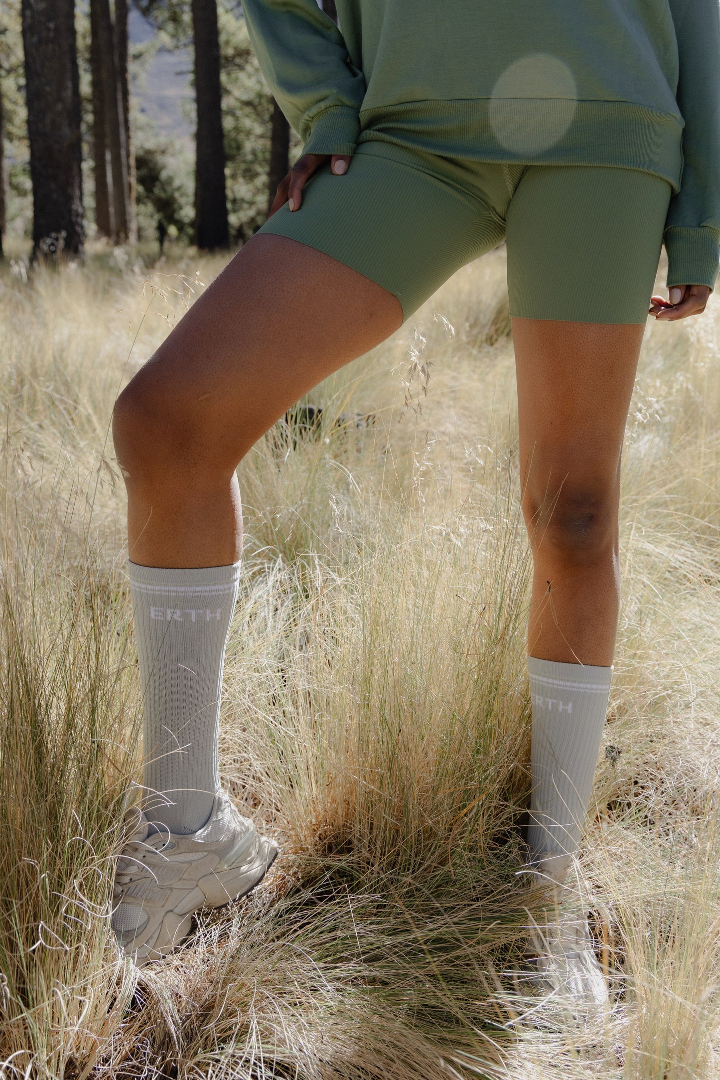 UNISEX STONE GREY SOCKS